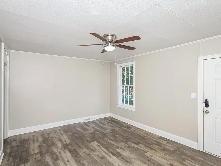 27535_018_living_room_13139841.jpg