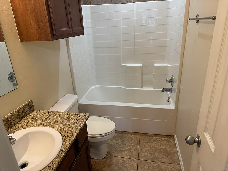 11152 NW 5th Ter — Photo 3