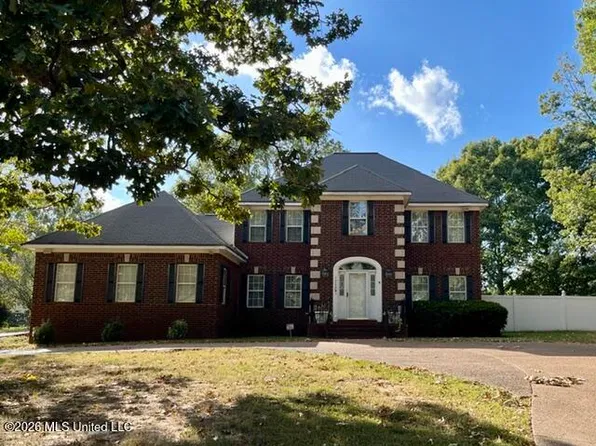 1720 Country Club Rd, Senatobia, MS 38668