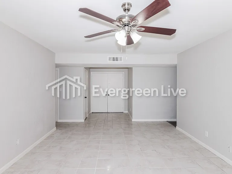 6604 W Christy Dr — Photo 9