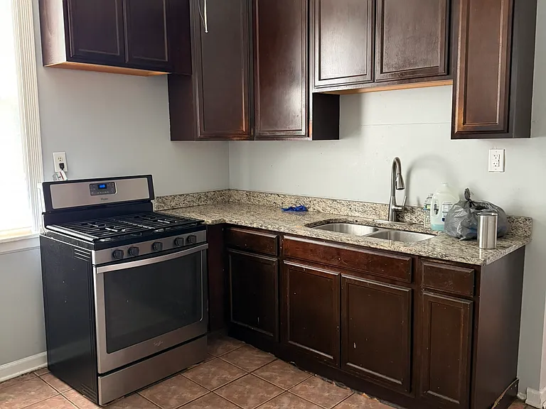 7625 S Green St #2 — Photo 3