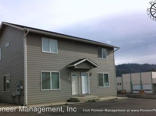 511 NE Fulton St, Roseburg, OR 97470