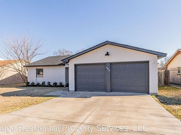 3rd image of 1036 Meadowview Dr