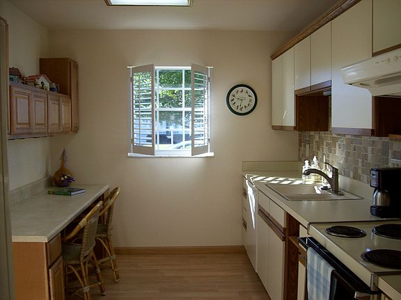 3rd image of 1211 Hazeltine Dr #209