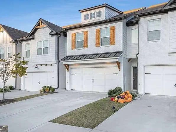 16 Garrison Dr, Winder, GA 30680