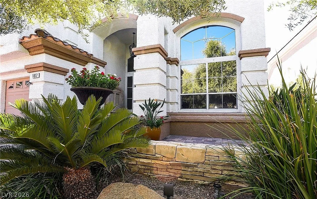4 bed, 4.5 bath, 3946 sqft, $9,000 — Photo 2