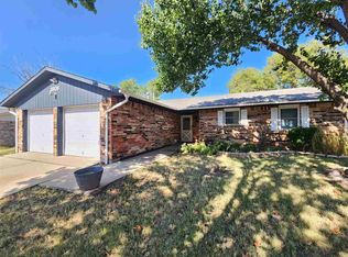 2908 NE Lakeview Cir, Lawton, OK 73507