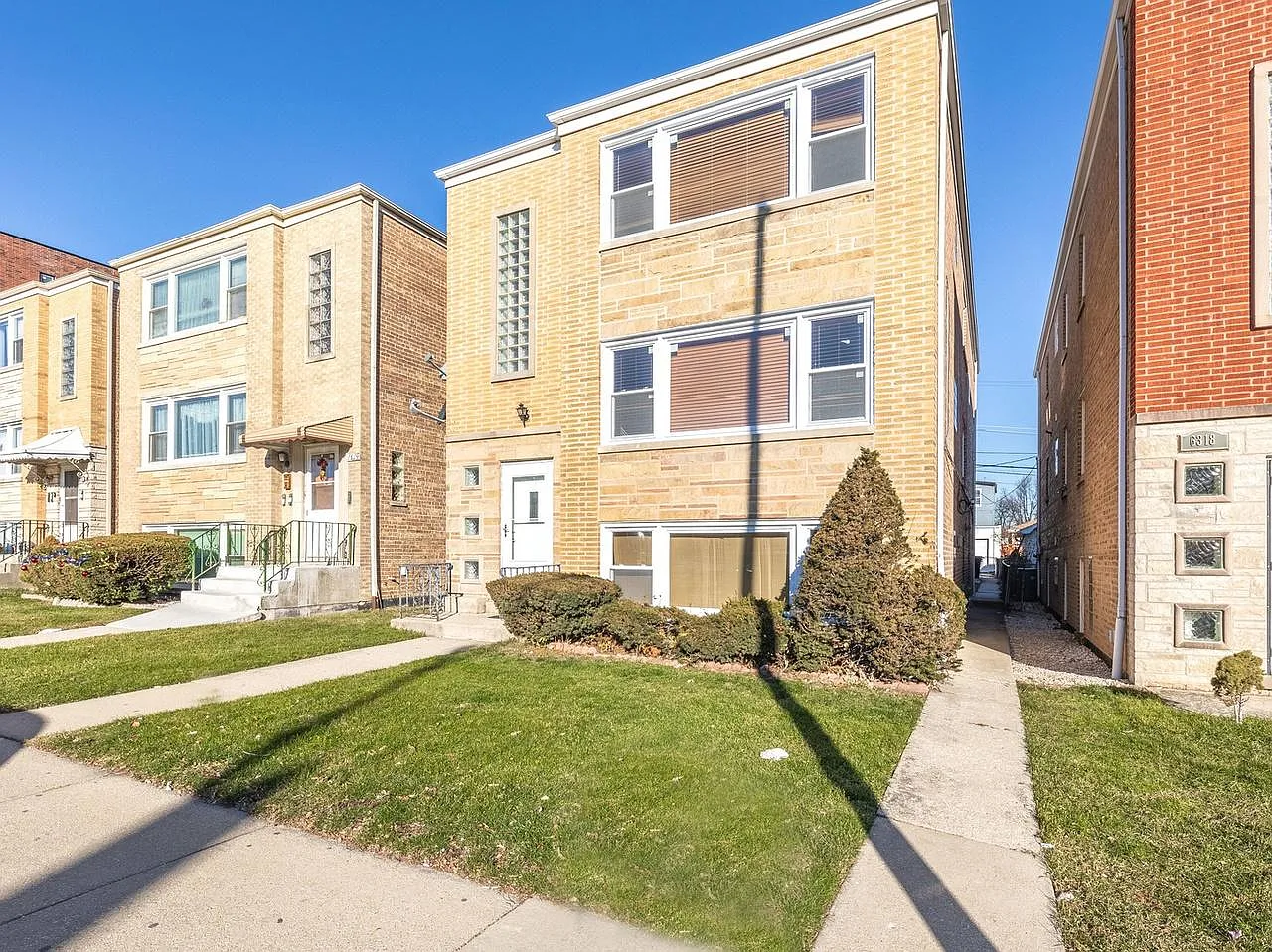 6322 W Belmont Ave — Photo 1