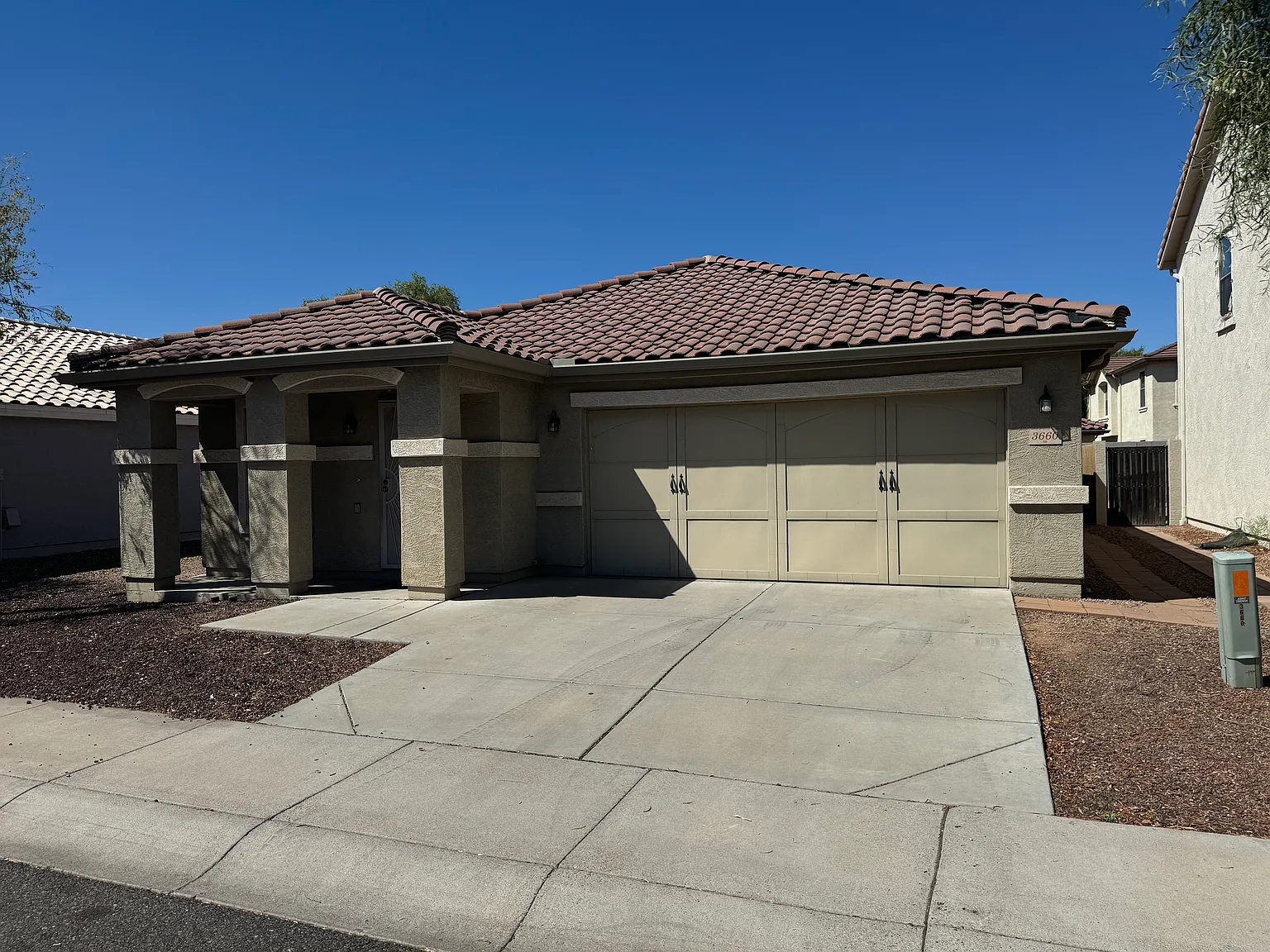 3660 E Orchid Lane — Photo 1