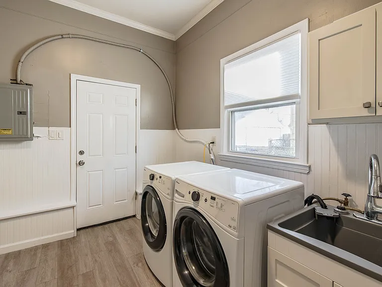 22705 Raymond St — Photo 14