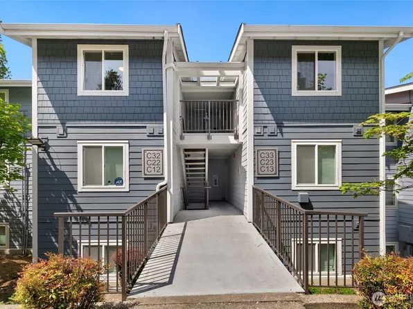 2431 S 248th Street #C32, Kent, WA 98032