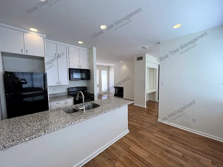 4015 Bowser Ave #E — Photo 6