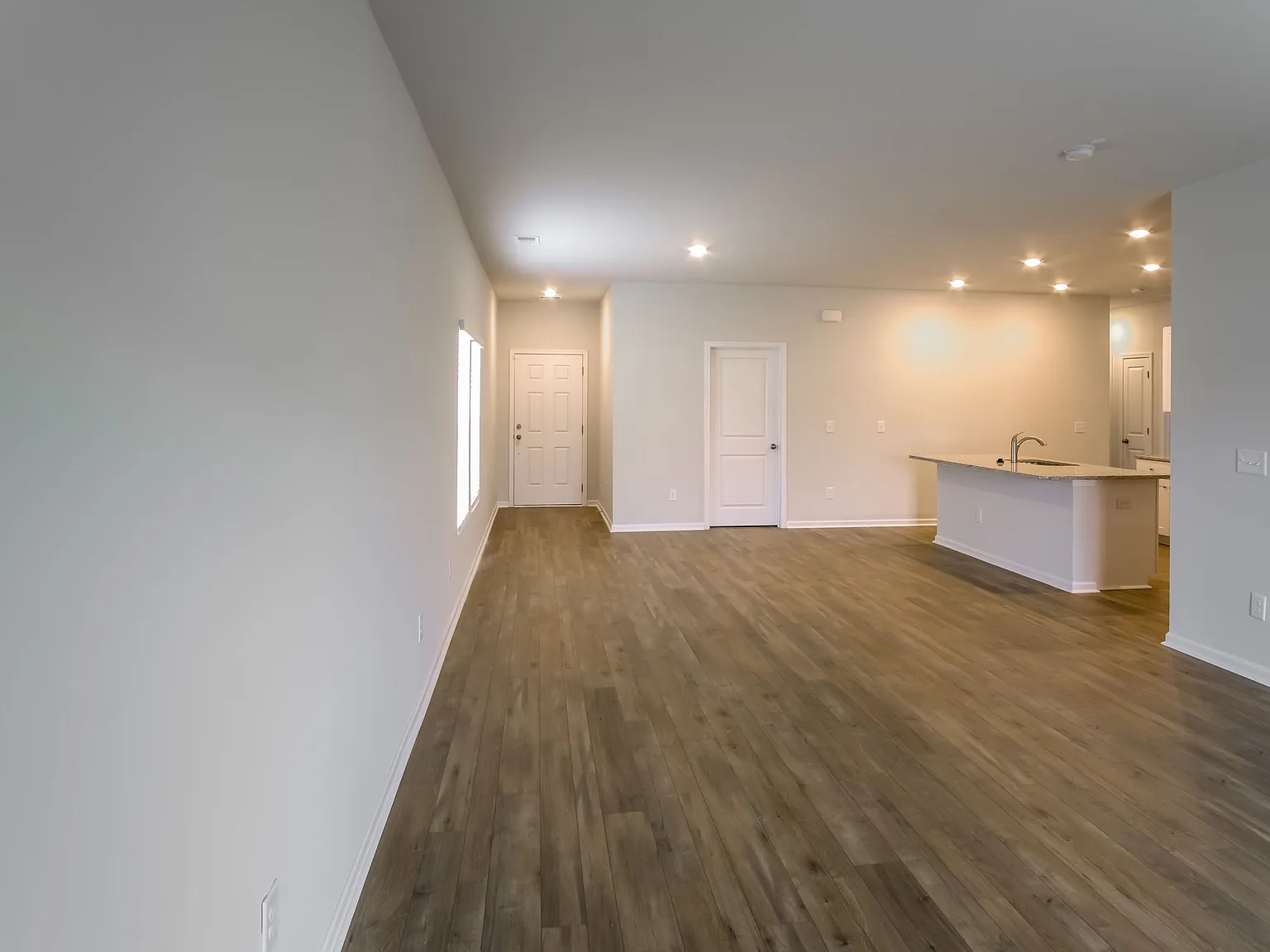 4 bed, 2.0 bath, 1886 sqft, $1,885 — Photo 4