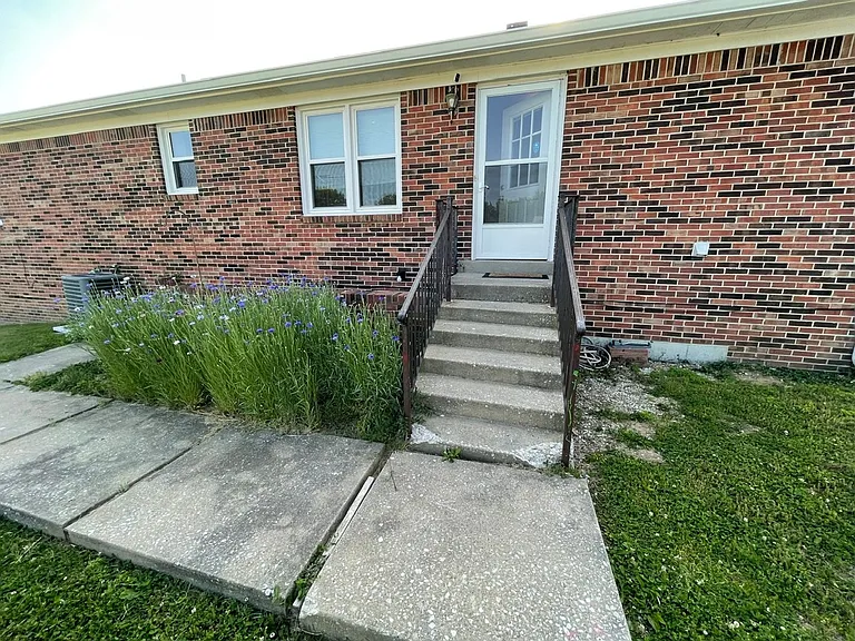 111 Pleasureville Rd — Photo 5