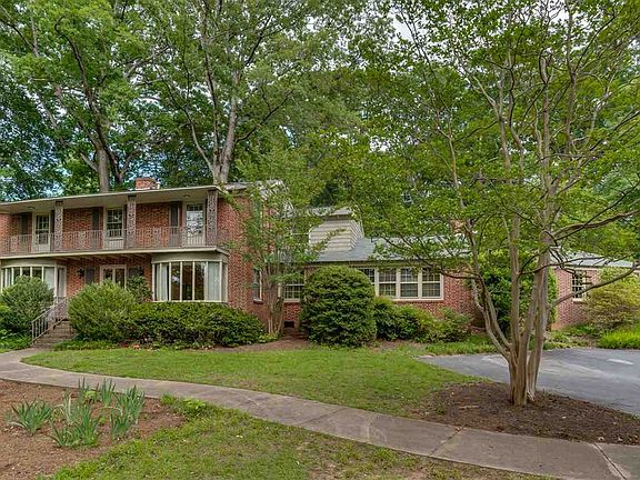 2nd image of 240 S Park Dr