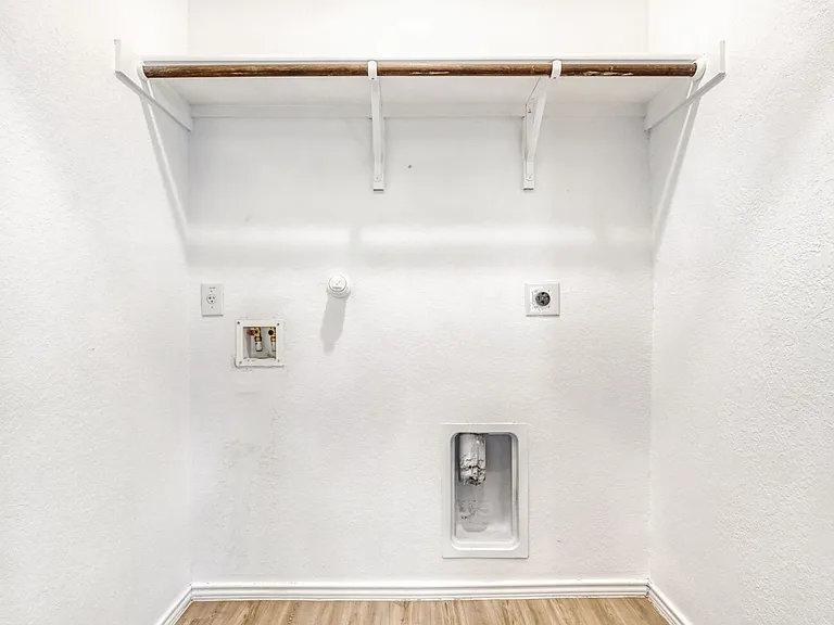 7102 Satellite Dr — Photo 34