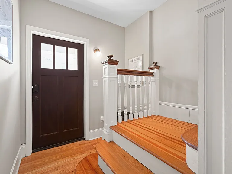 20-22 Lincoln Ave — Photo 9