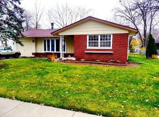 541 Oak St, Elk Grove Village, IL 60007