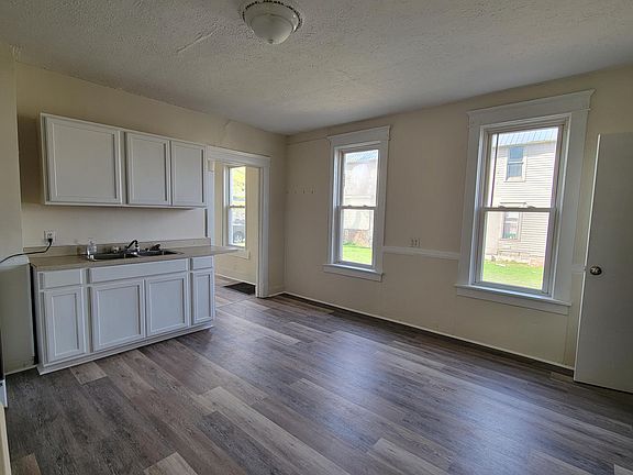 5th image of 618 E 13th St Floor 1