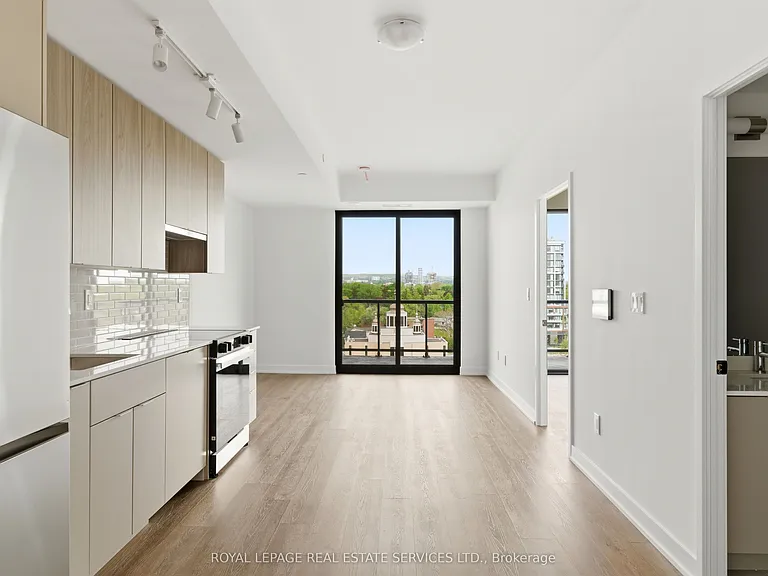2075 Lakeshore Rd #711 — Photo 4