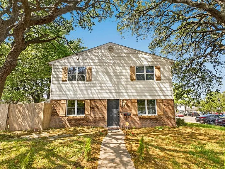 5676 Weblin Dr — Photo 1