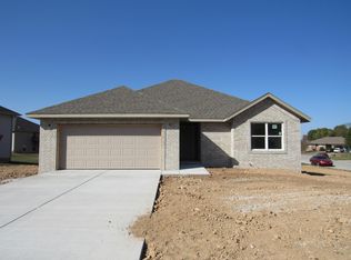 843 W Lorenza Dr, Nixa, MO 65714