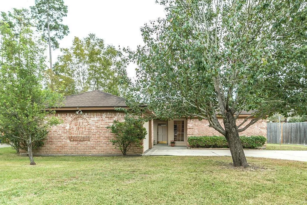 4 bed, 2.0 bath, 1682 sqft, $2,350 — Photo 1