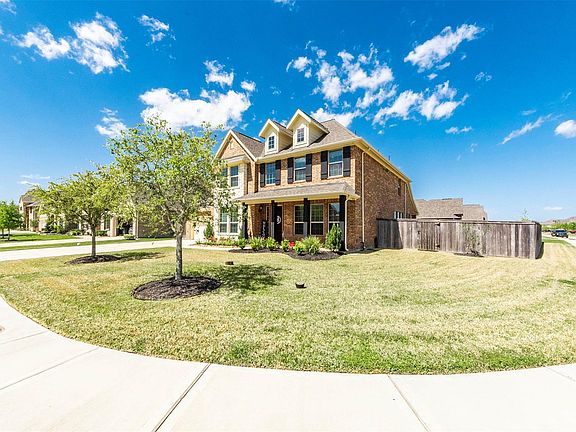 2nd image of 1150 Magnolia Trce