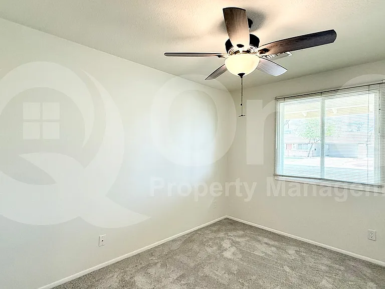 2436 E Fairmont Dr — Photo 10