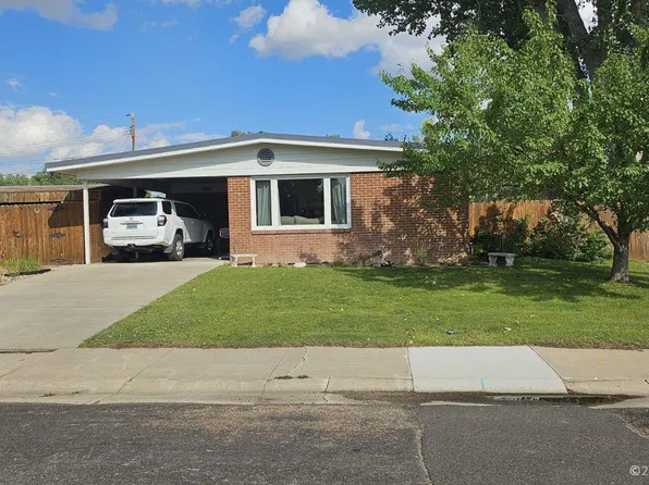 719 Gerald Pl, Laramie, WY 82070