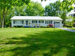 4 Canterbury Rd, Manalapan, NJ 07726