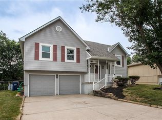 1913 NE Dill Dr, Lees Summit, MO 64086