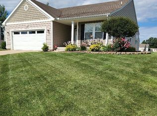 1566 Ellington Dr, Kalamazoo, MI 49009