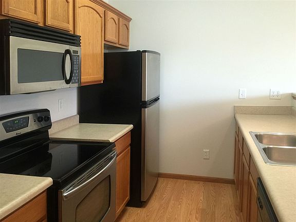 4th image of 440 Bradley Pl Unit 2