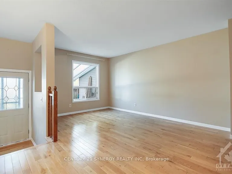 532 Pocono Cres — Photo 6