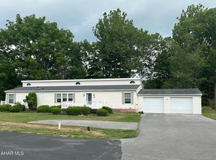 145 Canine Trl, Claysburg, PA 16625