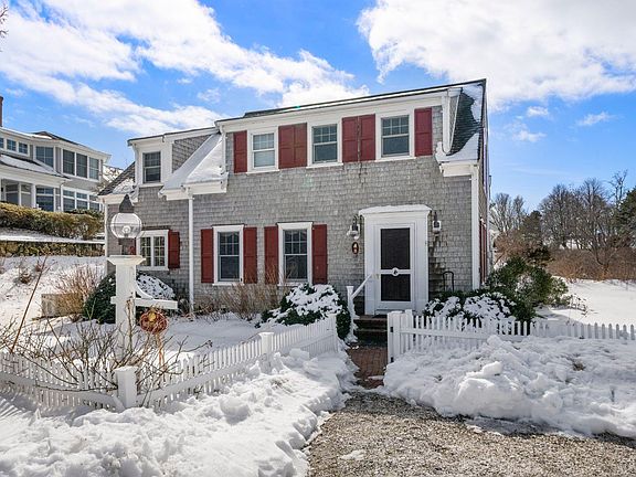 2nd image of 8 Kingsbury Way