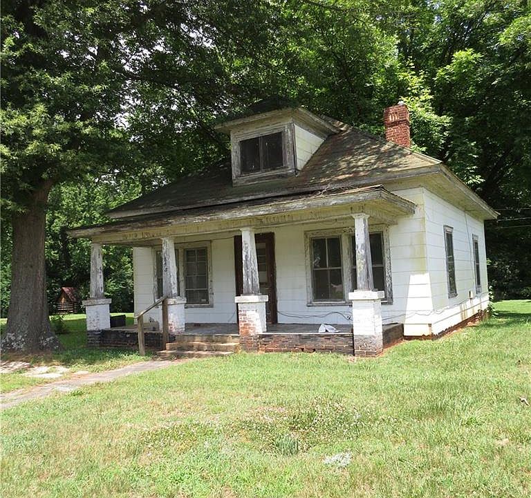 1st image of 1845 Barnes St