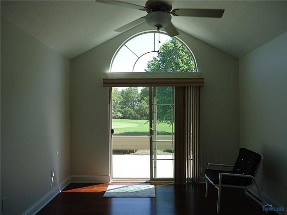 5th image of 2691B Chateau Dr