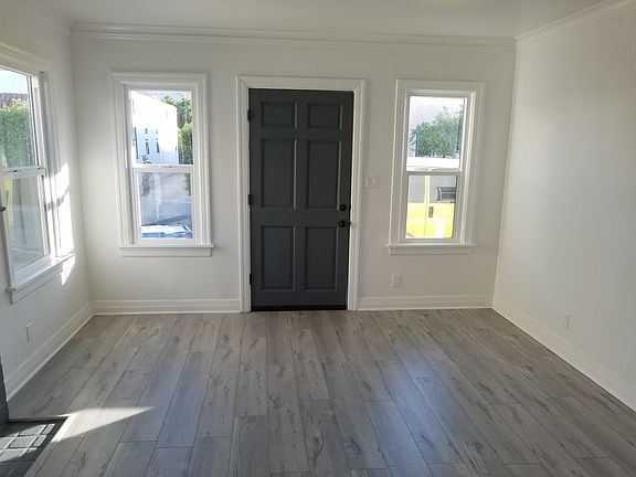 Leaving room and entrance