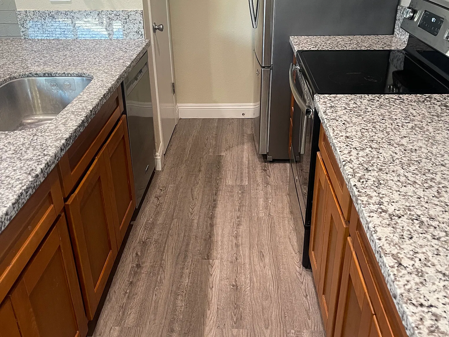2 bed, 840 sqft, $1,800 — Photo 2
