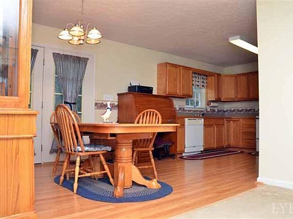 4th image of 1226 Cedar Hill Dr