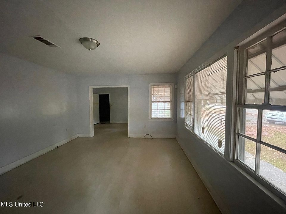 4526 Hanging Moss Rd, Jackson, MS 39206 Zillow