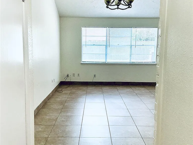 16719 Maplemont Dr — Photo 5