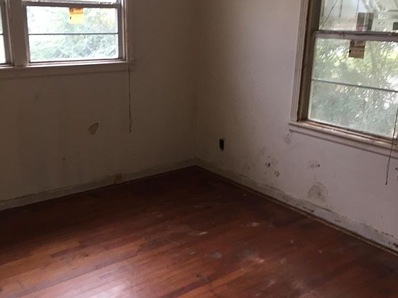 3rd image of 305 Belvedere Dr