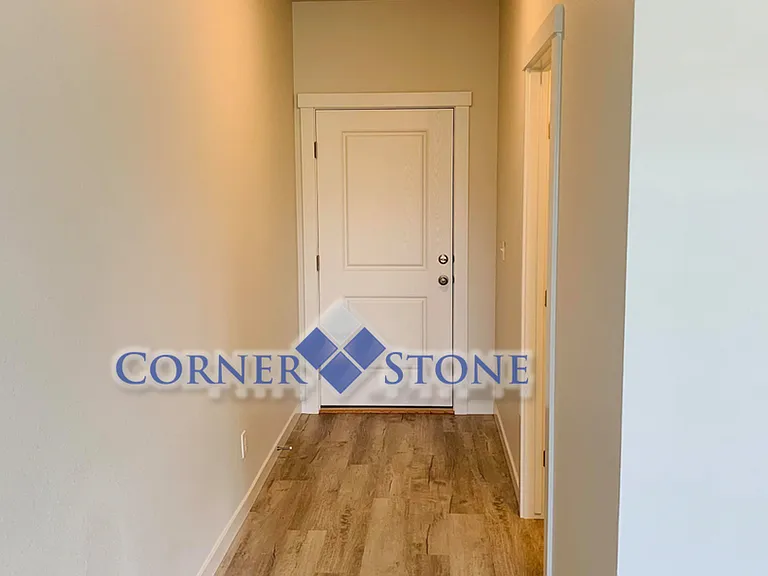 3301 S Daybreak Ave — Photo 2