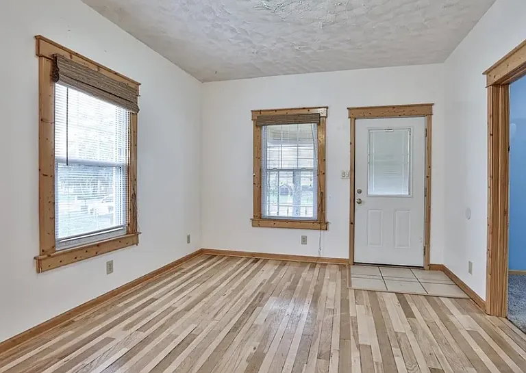 1112 Oxford State Rd — Photo 1