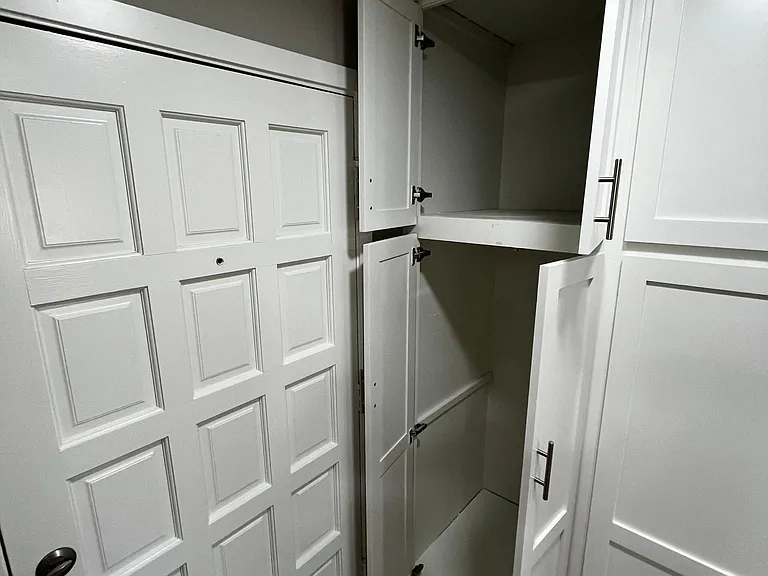 1 Bedroom - Additional Closet Hallway Space