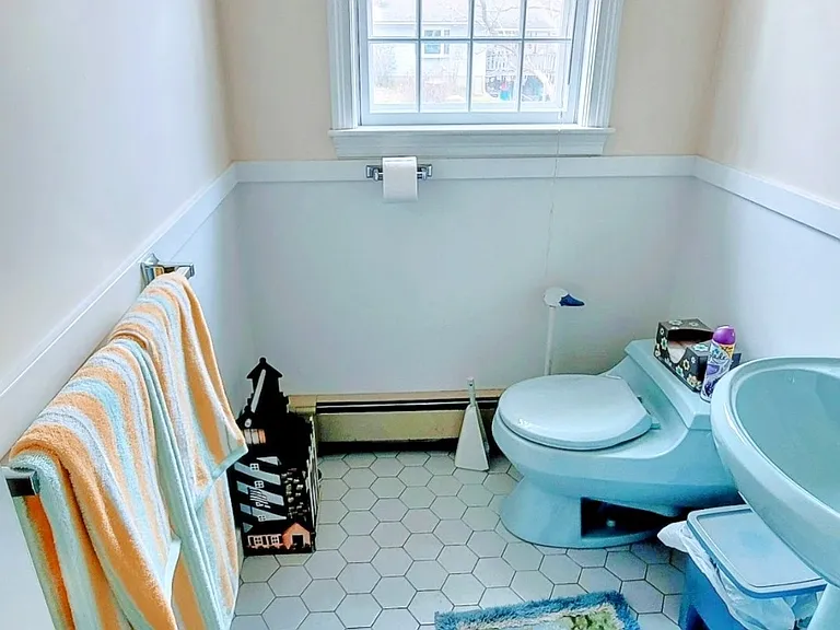 Taunton Ave — Photo 14