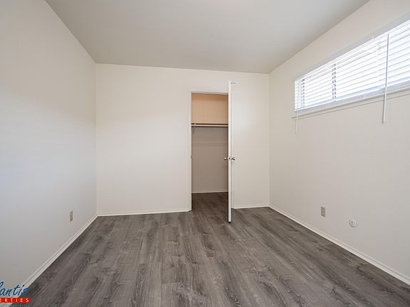 3rd image of 694 Grand Coulee Ave APT 4